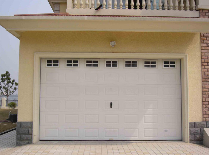 珠海李先生别墅翻板车库门工程