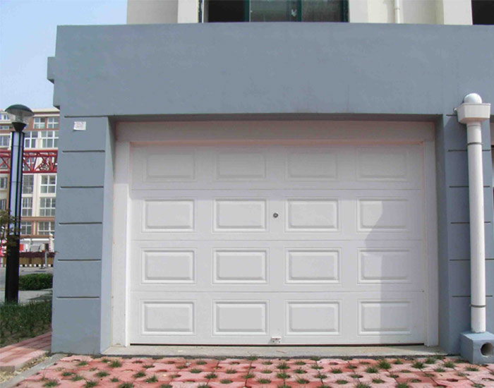 江门劳先生翻板车库门工程