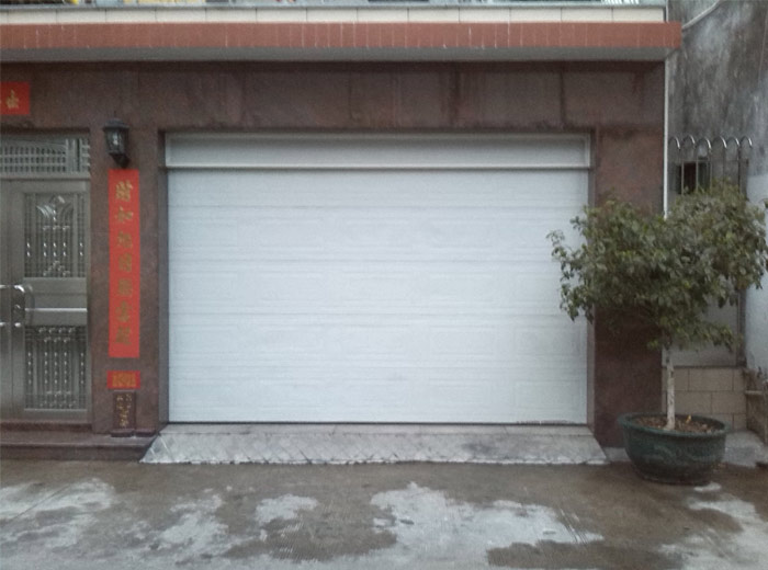 中山某私人翻板车库门工程