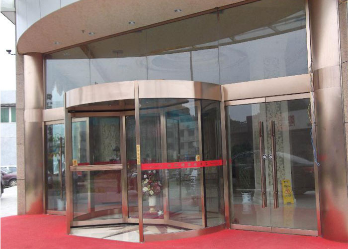 嘉茂酒店三翼旋转门工程