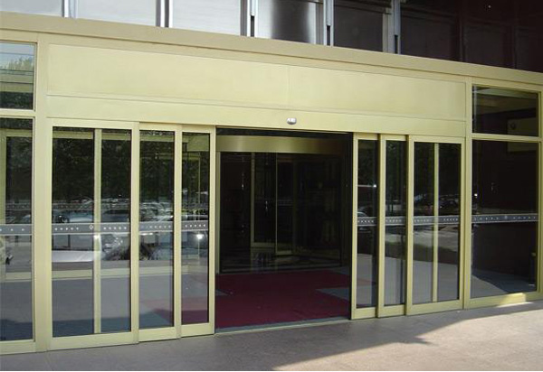 小兵套叠自动门