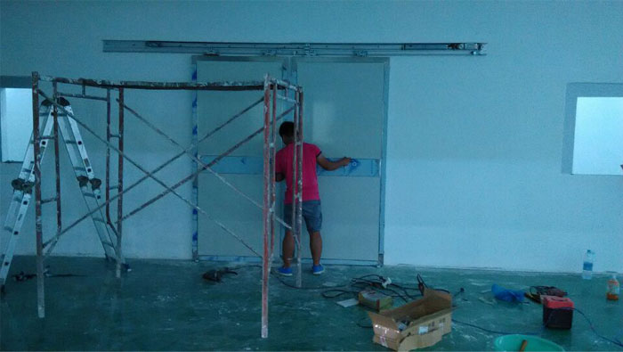 中山市龙煜塑料有限公司双开自动门工程图片2