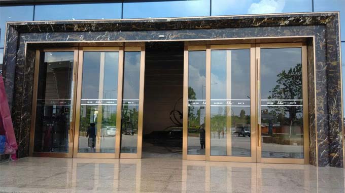 中山古镇利和广场自动门工程